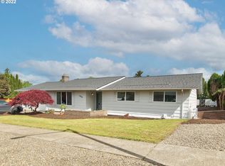2303 E Hawthorne Dr, Newberg, OR 97132