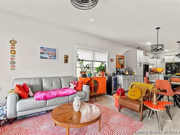 4th image of 718 W Third Street