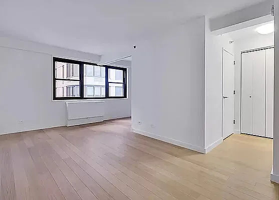 Rented by Manhattan Realty Group | media 15