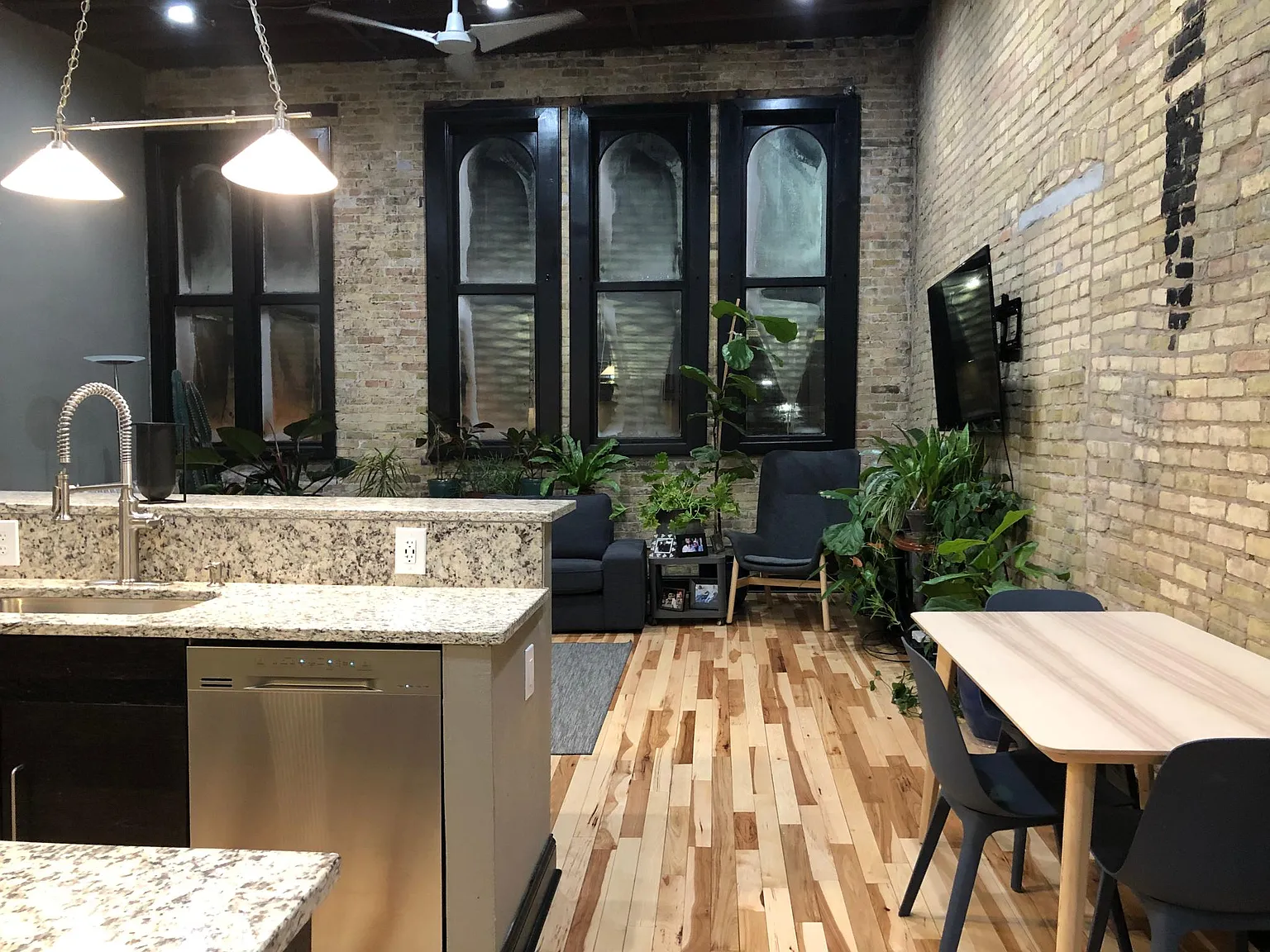 534 N Water St — Photo 1