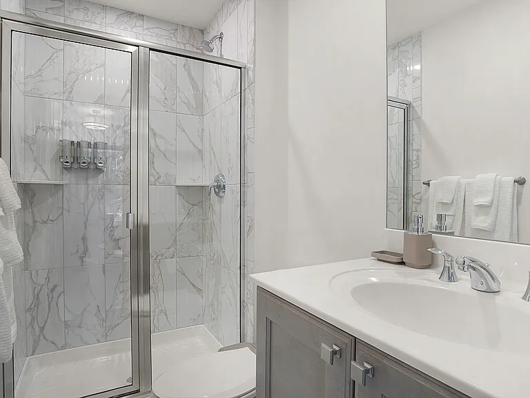9 Greenway Ct — Photo 24