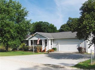 135 Davis Rd, Troy, MO 63379