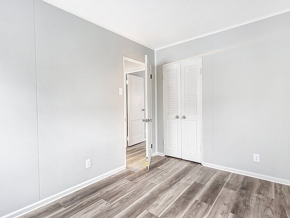 3rd image of 6728 Plateau Ave