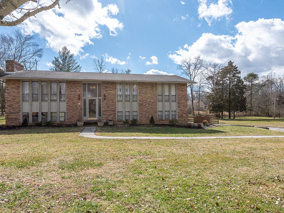 1st image of 308 Crossfield Dr