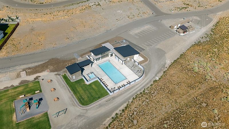 4th image of 180 Basin Pointe Loop #92