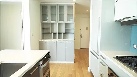 Rented by R New York