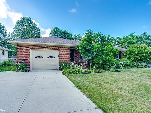 3rd image of 205 Longview Dr
