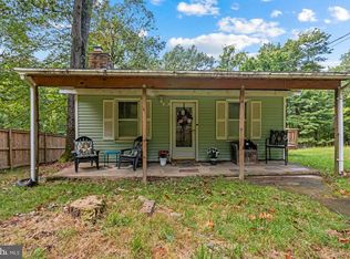 309 Honeysuckle Ln, Bluemont, VA 20135
