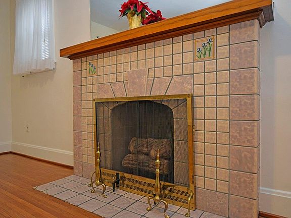 3rd image of 2124 Glenside Ave