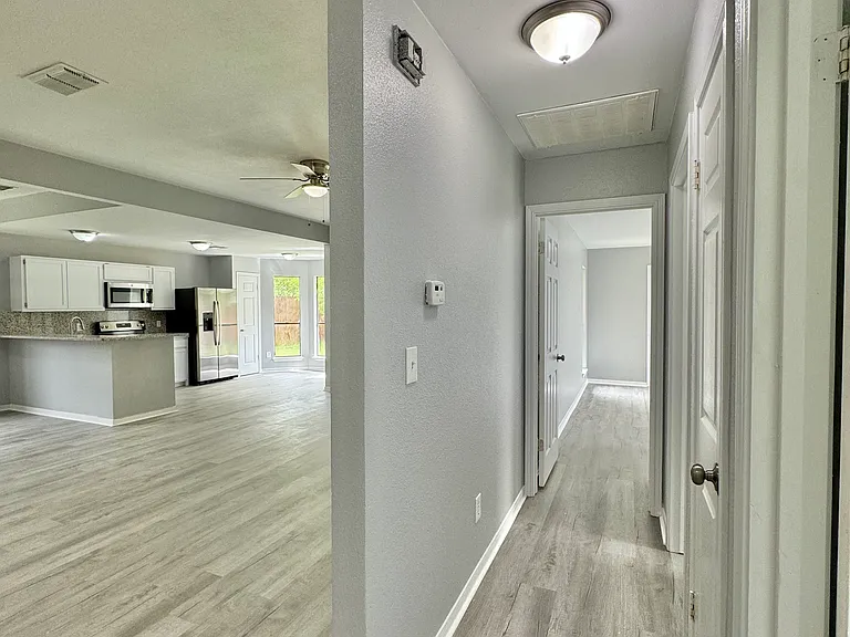 2842 Quebec Dr — Photo 13