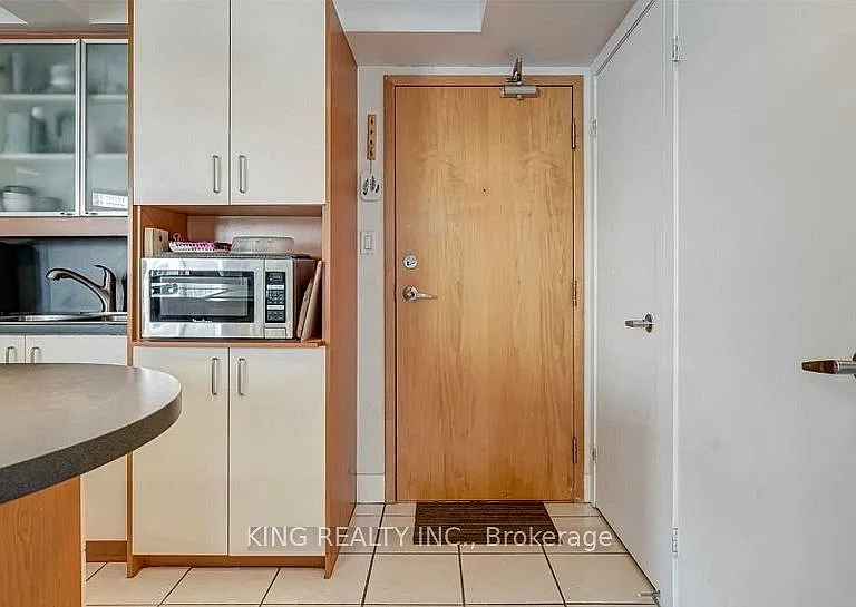 550 Queens Quay W #711 — Photo 4