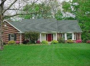 5018 Secretariat Rd, Toledo, OH 43615