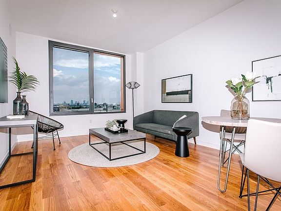 3rd image of 123 Melrose St #1138