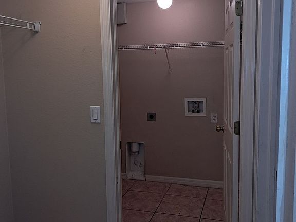3rd image of 1223 Lake Ave