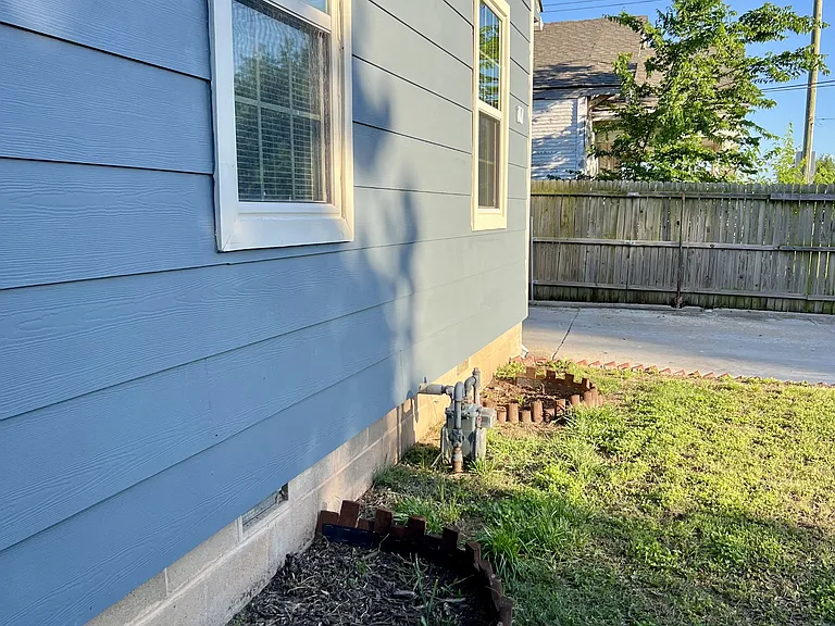 107 N Gillette Ave — Photo 43