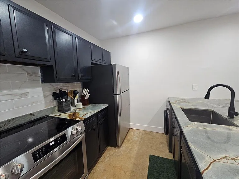 825 NW 13th St #110 — Photo 6