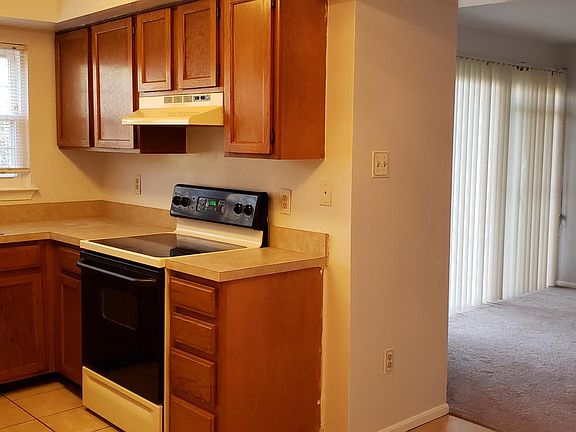 5th image of 12137 Chaucer Ln