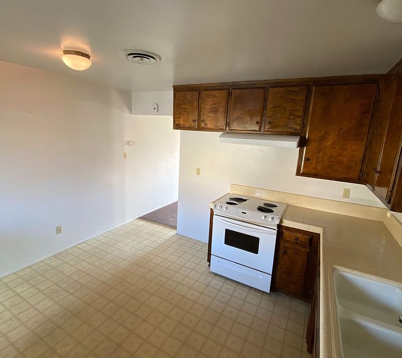 1st image of 2400 Ashe Rd #33