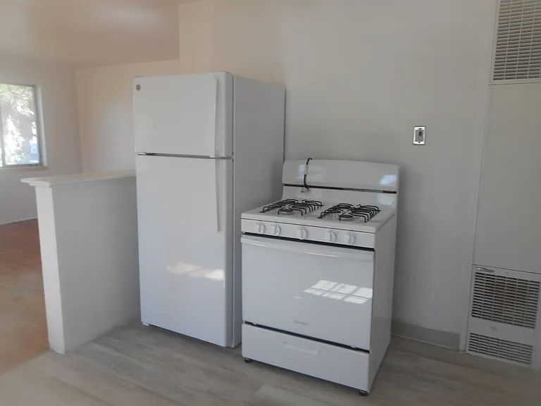 1559 G St — Photo 8
