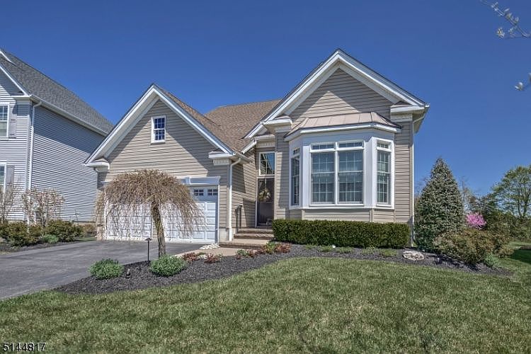 1st image of 29 Ditmar Blvd