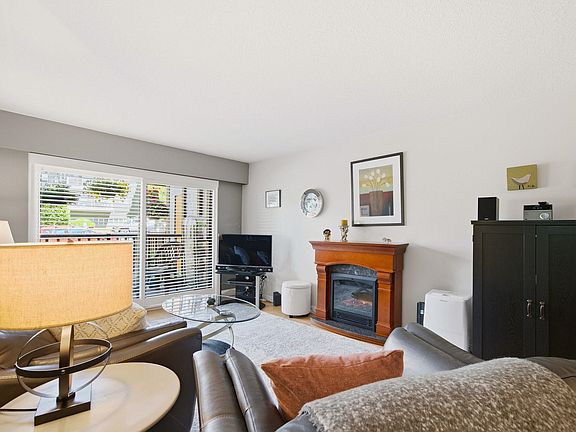 3rd image of 123 E 19th St #101