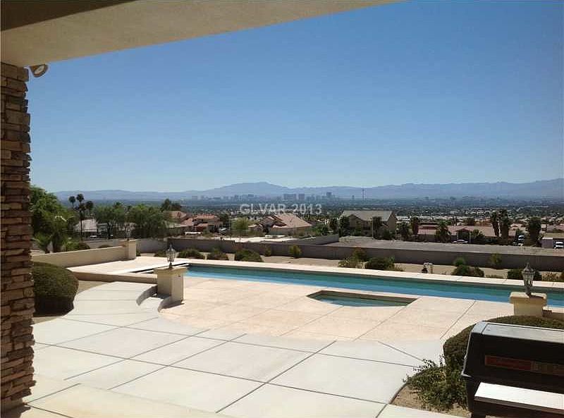 2nd image of 1335 Radwick Dr