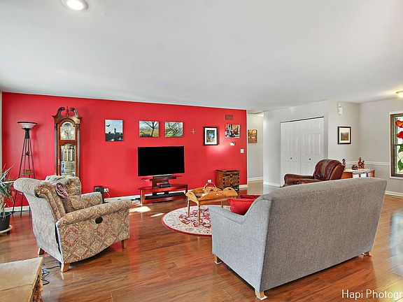 5th image of 541 Caren Dr