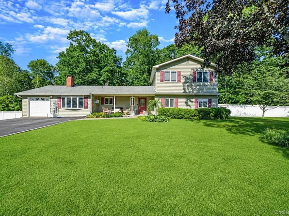 47 Fox Lane, Shoreham, NY 11786