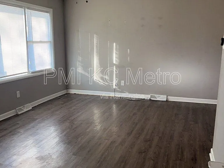 8304 E 110th Ter — Photo 6