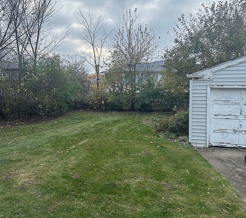 2nd image of 4556 N Thatcher Ave