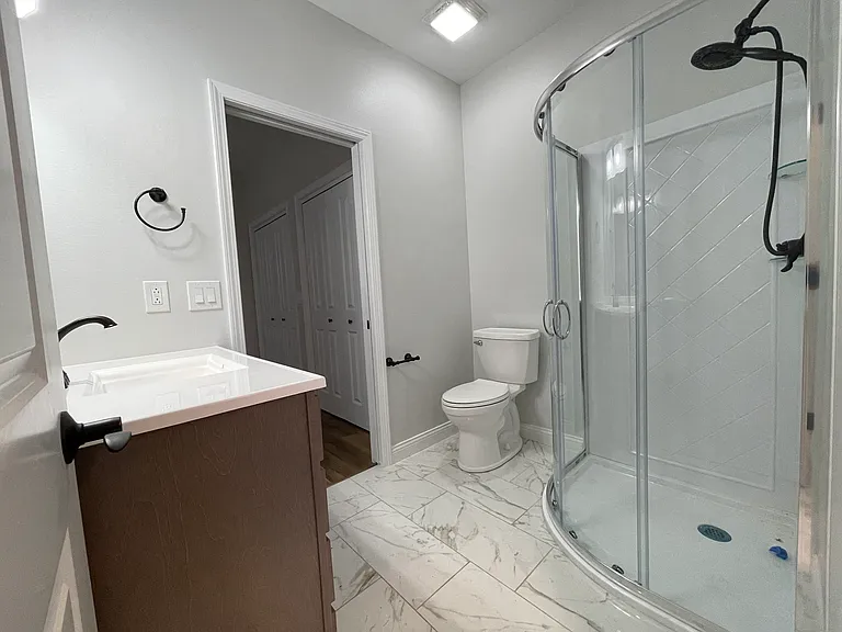 401 Walnut St #6 — Photo 18