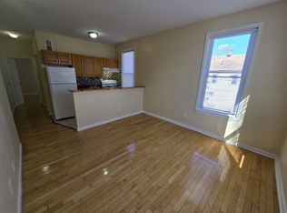 111 Chapel St #R2, New Haven, CT 06513
