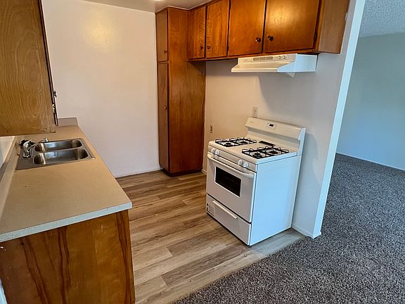 3rd image of 701 N Maple St #2