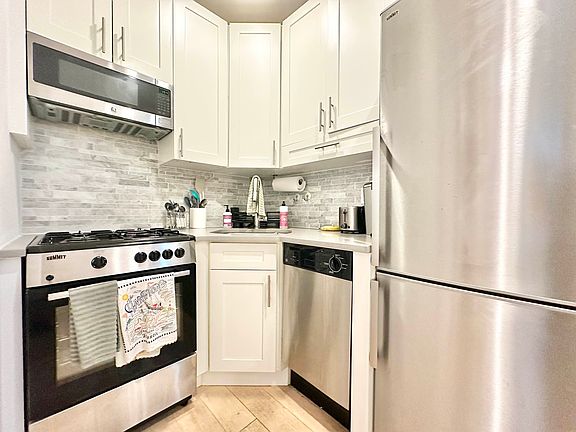 5th image of 342 E 85th St APT 6