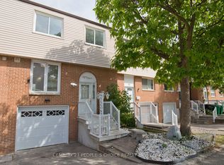 3525 Brandon Gate Dr #54, Mississauga, ON L4T 3M3