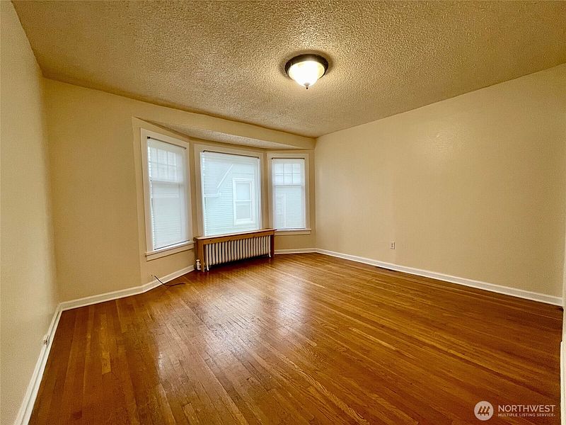3rd image of 317 17th Avenue E