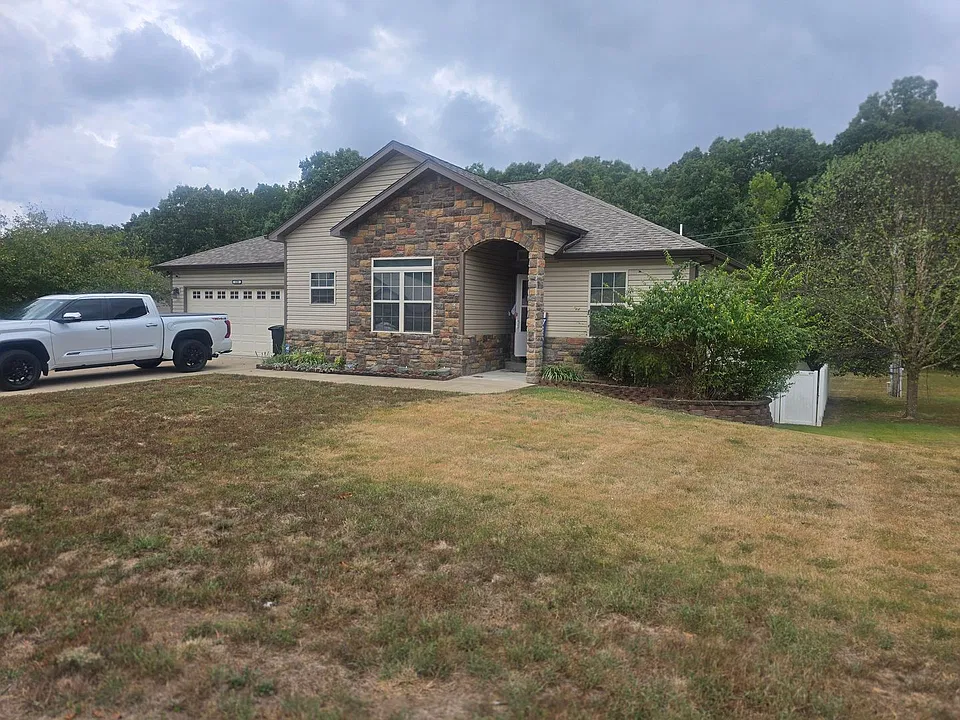 128 Sycamore Dr