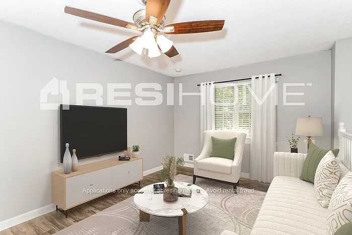 403 River Chase Dr — Photo 5