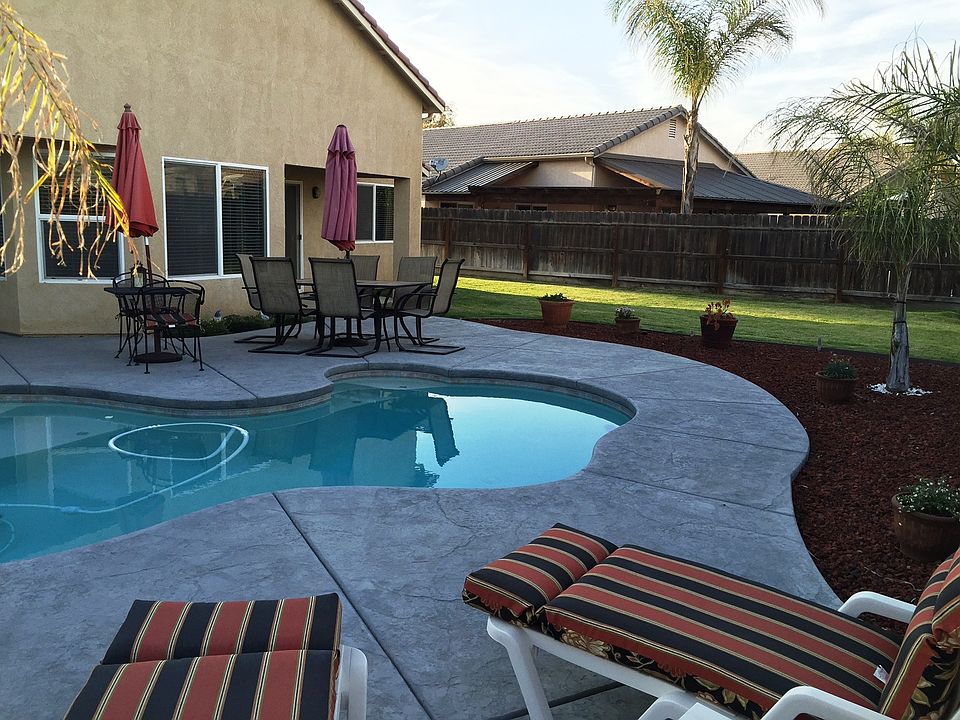 2nd image of 1092 Golf Ave