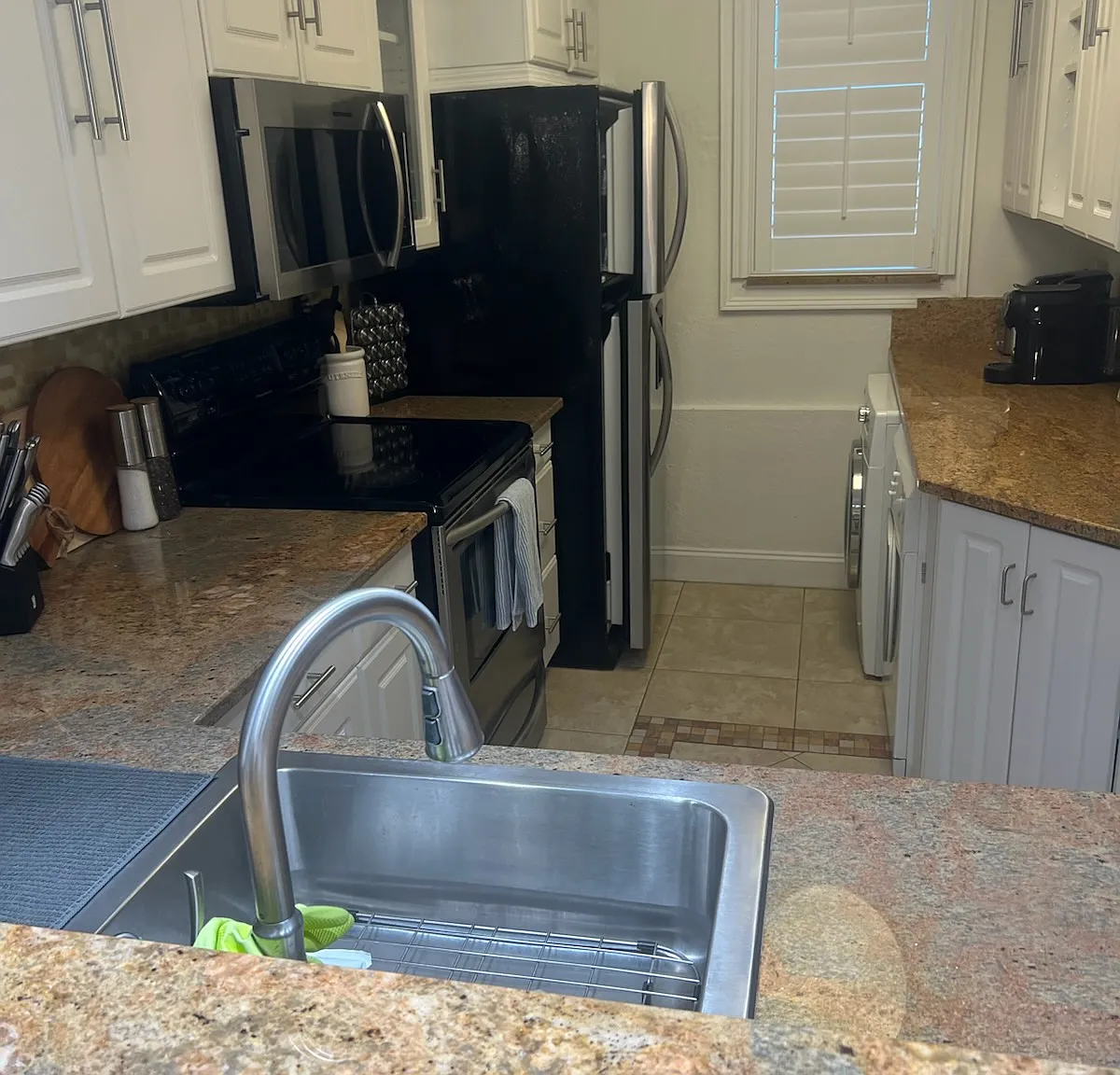 2 bed, 1036 sqft, $5,000 — Photo 1