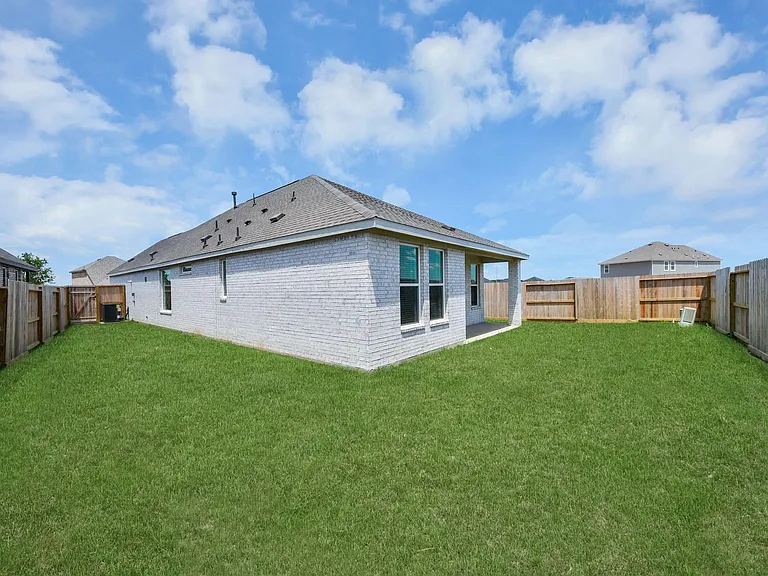 29515 Pondview Dr — Photo 5
