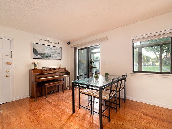 4th image of 5-50 115th St #550A