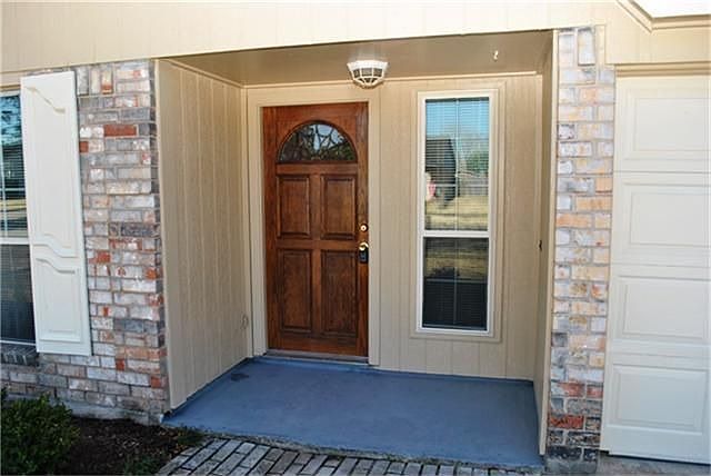 2nd image of 2319 Jackson Ln