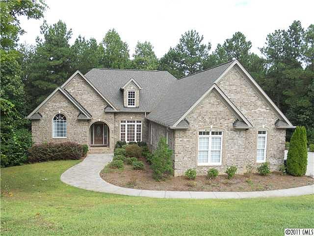 1st image of 144 Fox Hunt Dr