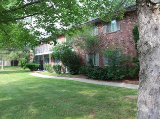 2071 Hilltop Dr #8, Green Bay, WI 54313