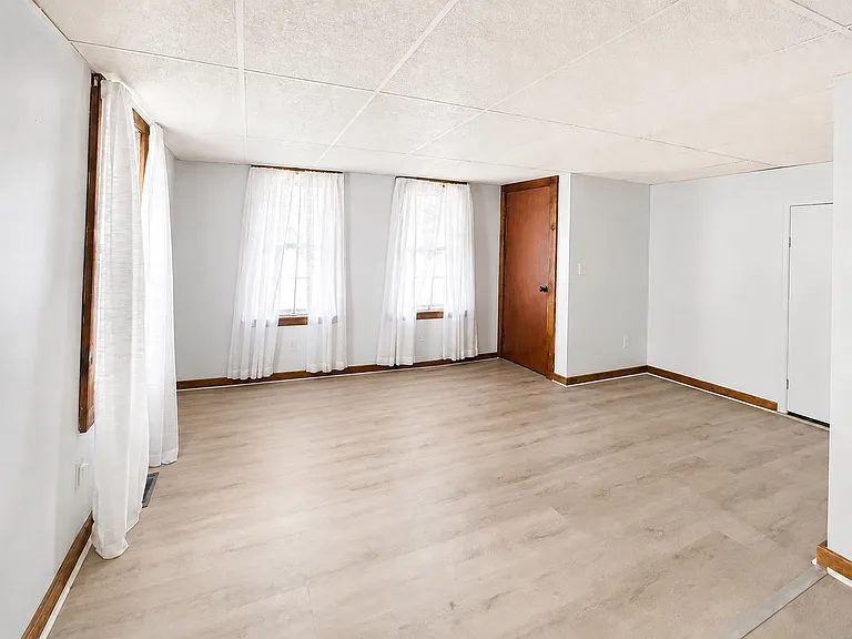 29 Sacandaga Rd #1 — Photo 3