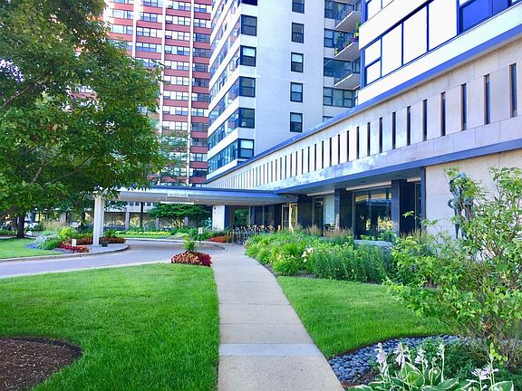 2nd image of 3430 N Lake Shore Dr APT 3H