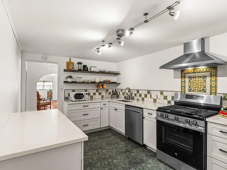 921 S M St — Photo 15