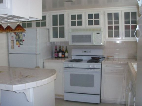 4th image of 4646 Don Lorenzo Dr APT C