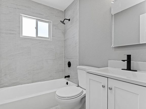 3rd image of 6234 Dundee Dr